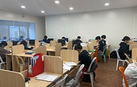 엠제이는 학교 밖 공부를 진학과 잇습니다