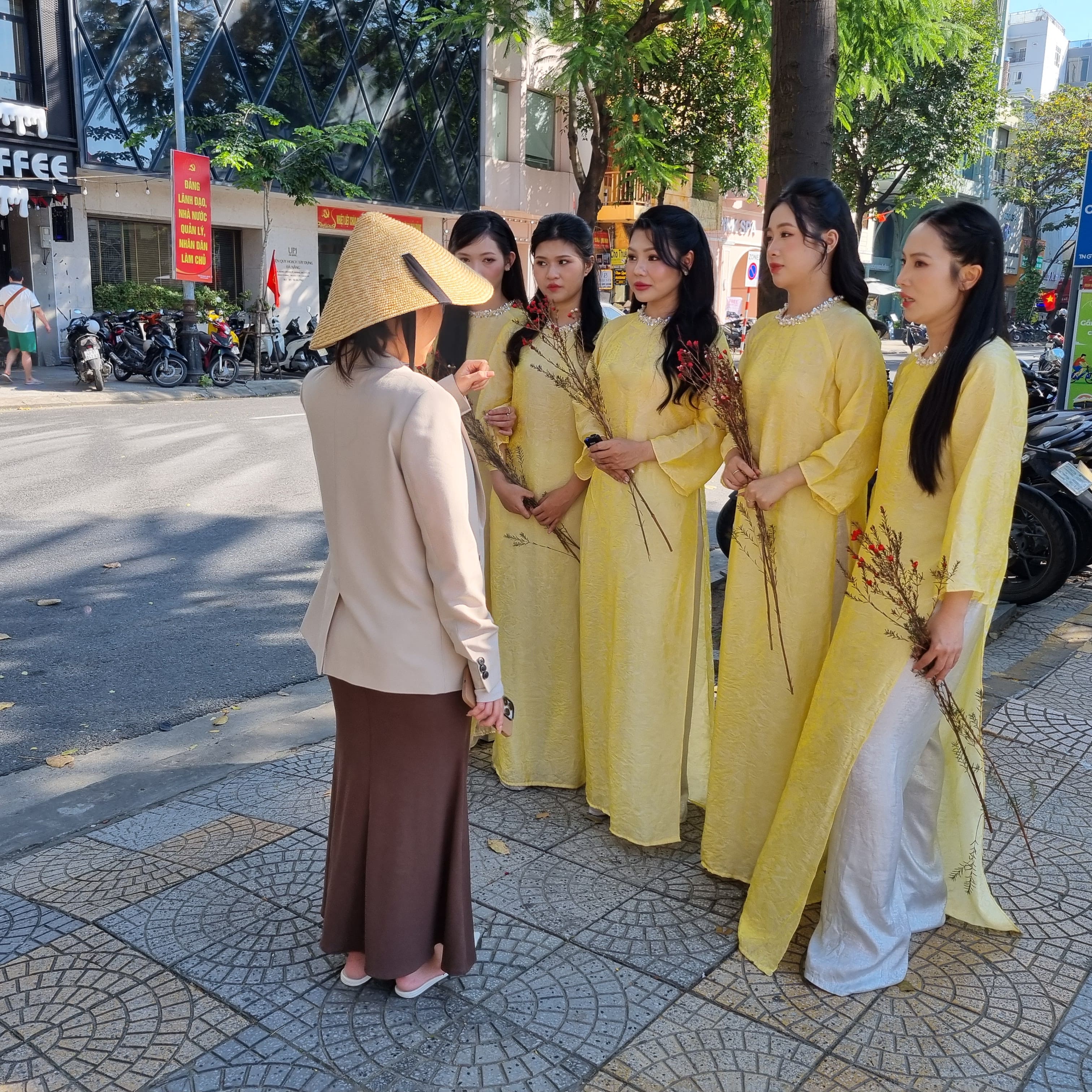 사진찍는 베트남 분들 