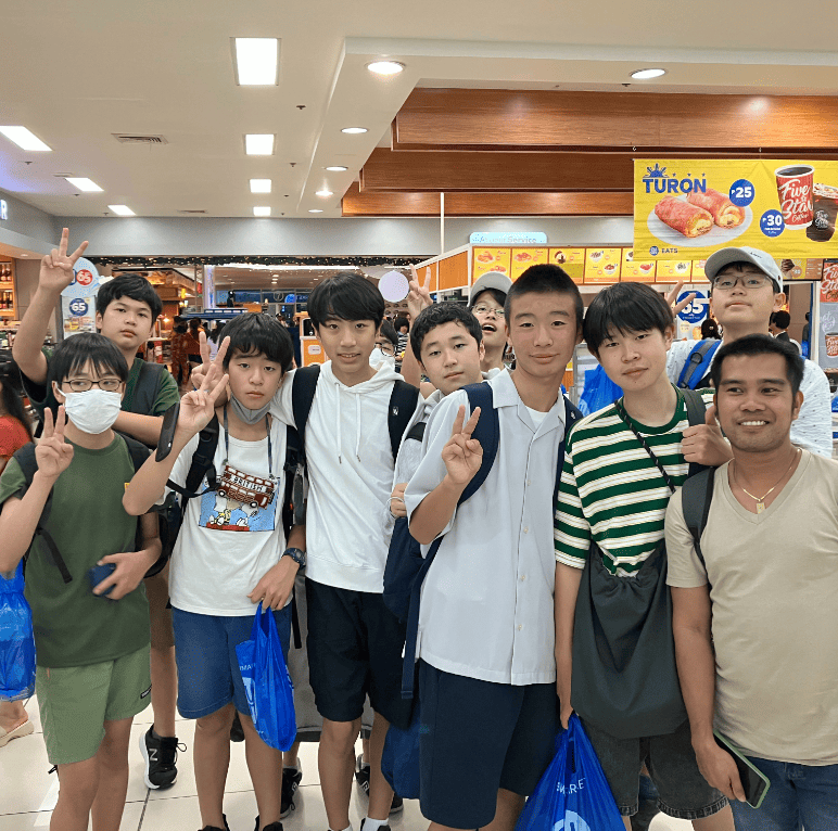 MK 영어캠프 학생 현지 쇼핑몰 방문 활동