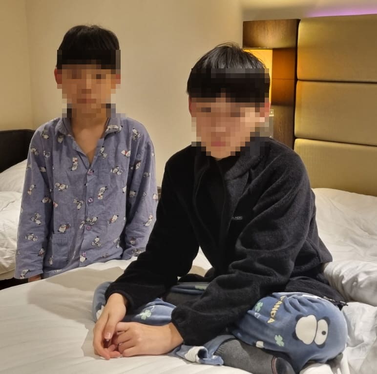 영국 스쿨링 영어캠프 파리 호텔 학생 모습