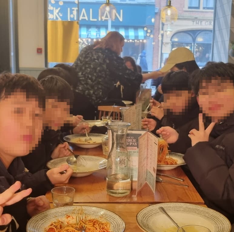 영국 스쿨링 영어캠프 현지 레스토랑