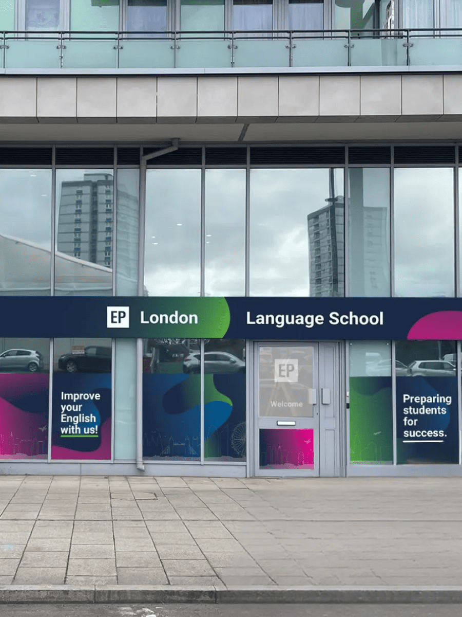 English Path 런던 그린퍼드 센터 이미지