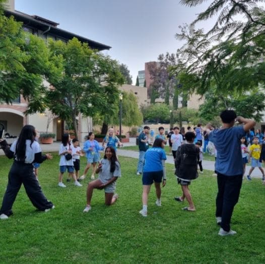 탐우드 선생님 리드하에 미국캠프 액티비티