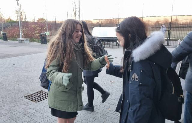특별한 수요일: 학교 생활, 맛있는 식사, 그리고 즐거운 쇼핑 모험! · 후기 사진