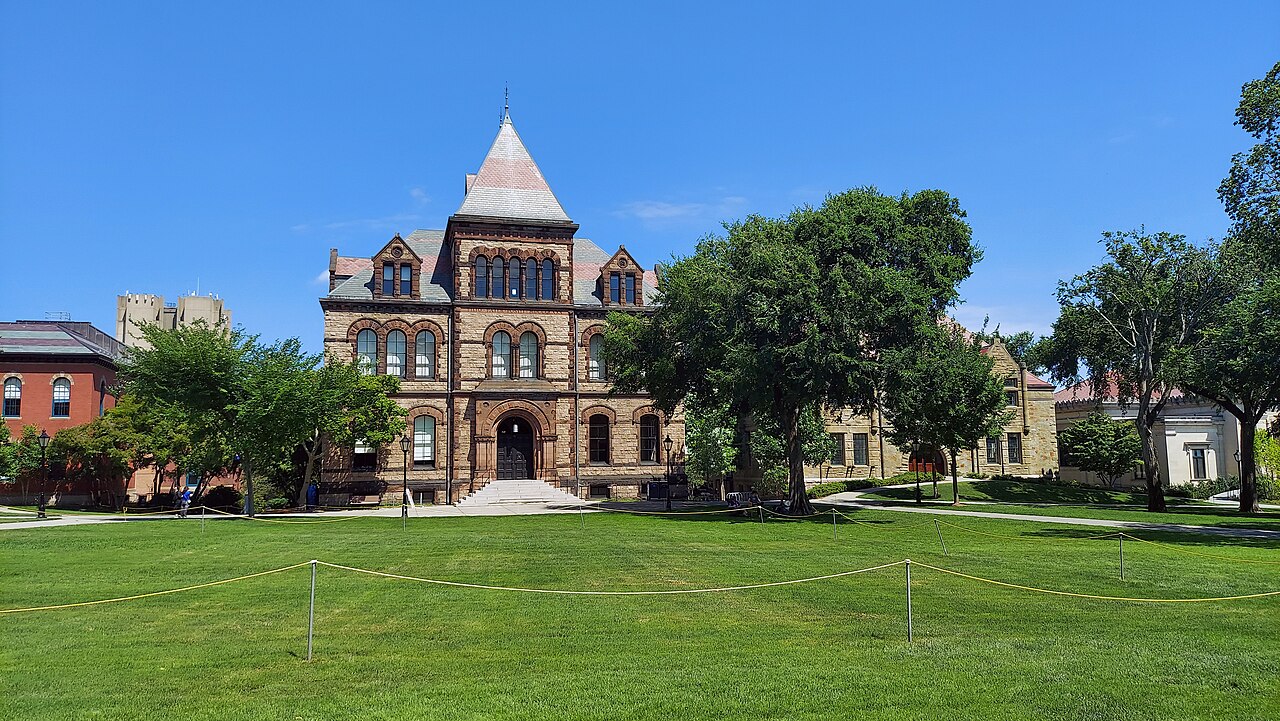 브라운대학교 캠퍼스 · Brown University
